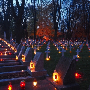 aktualność: Uroczystość Wszystkich Świętych i Dzień Zaduszny